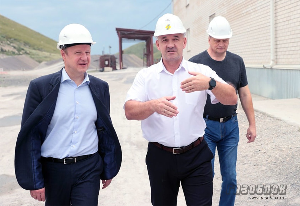 Губернатор Алтайского края посетил «Стройберг», фото к новости