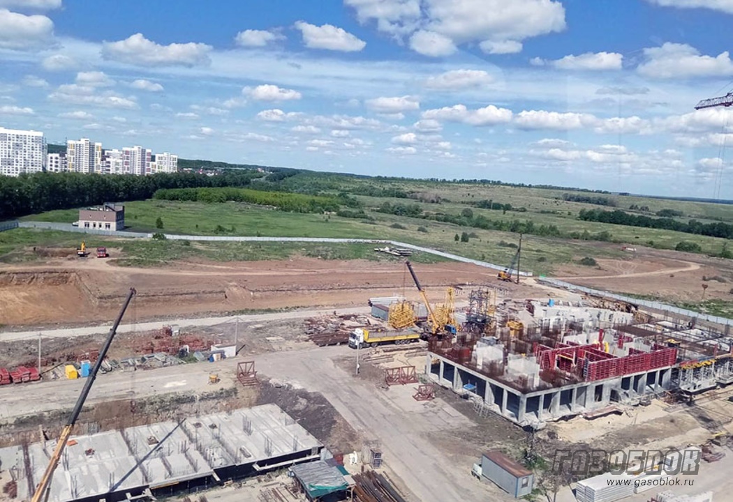 Беседа с машинистом-высотником в День крановщика, фото к новости